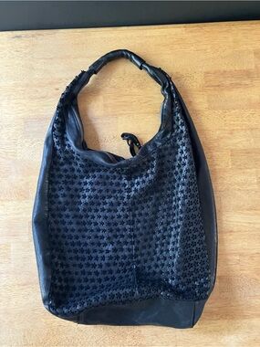 Errelleventidue Leather Floral Hobo Bag